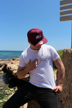 Cargar imagen en el visor de la galería, Camiseta Shark/BeCool White
